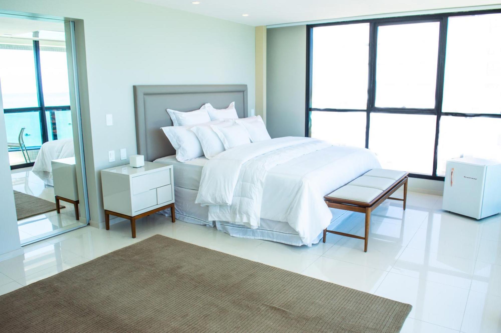 Suite met Kingsize Bed en Uitzicht op Zee