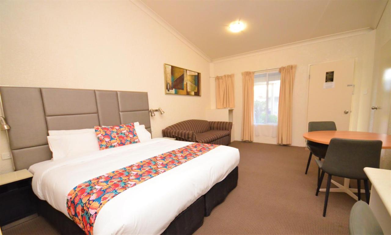 Deluxe King Suite,1654275313:JPEG