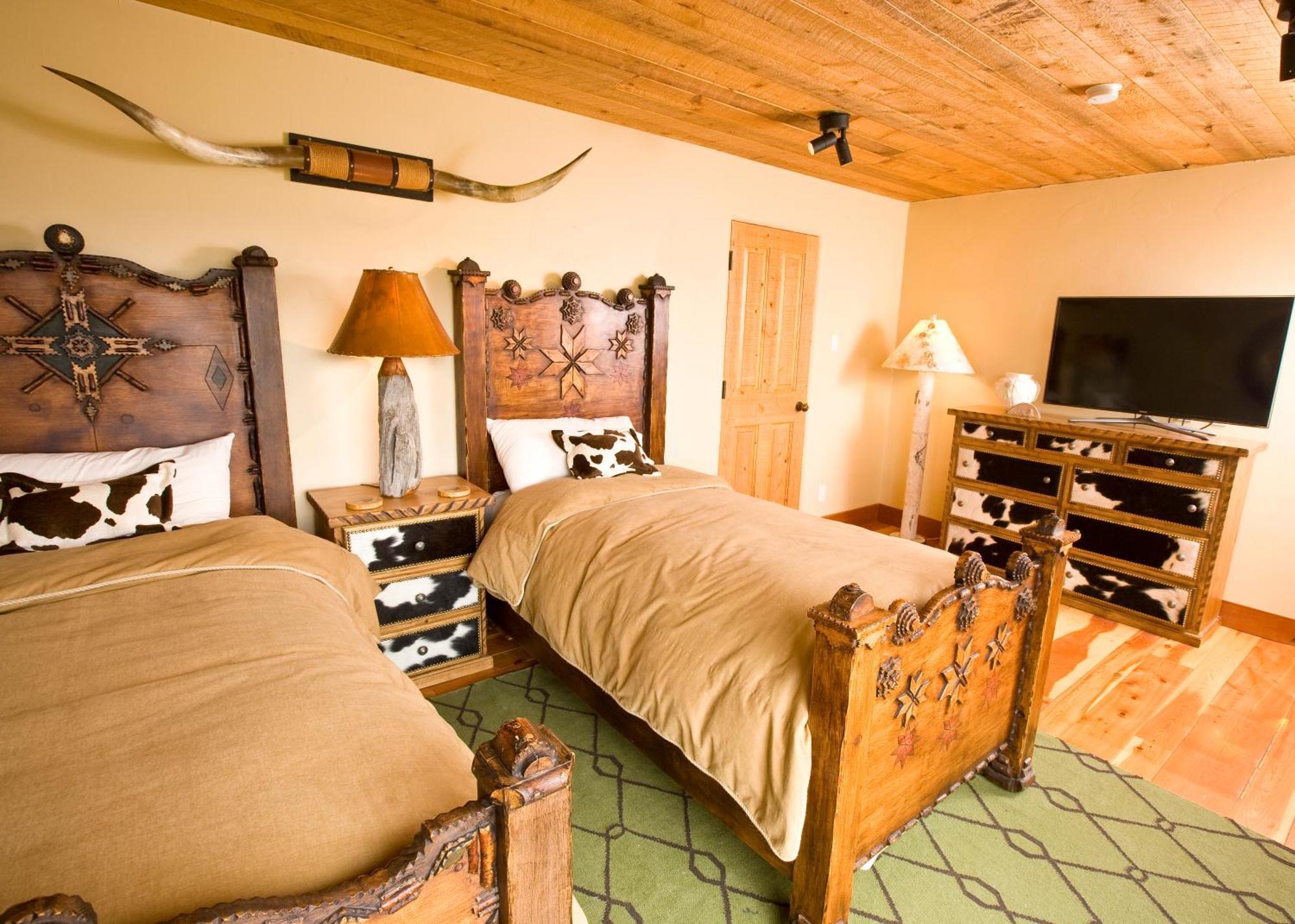 Superior Chalet,1077963184:JPEG