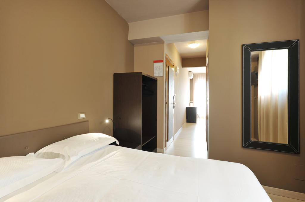 Economy Triple Room