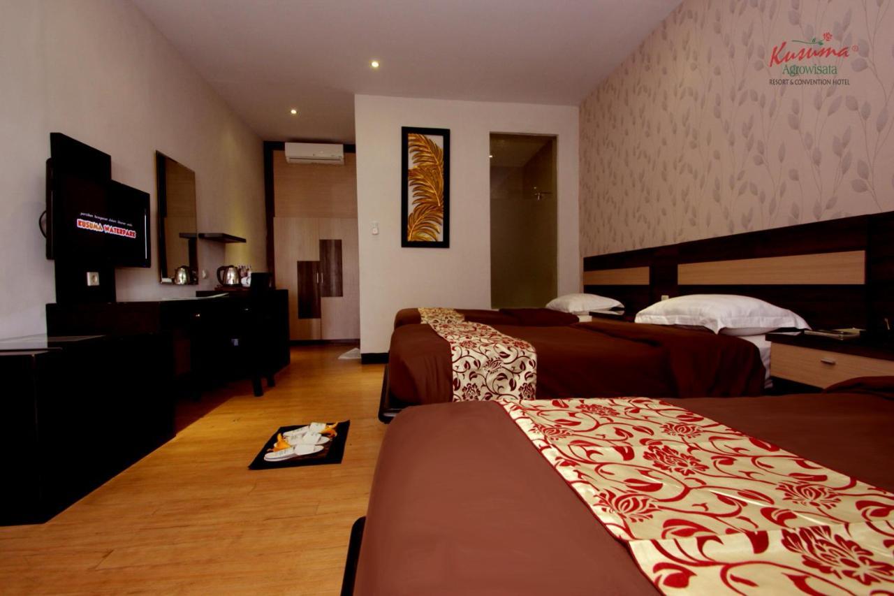 Superior Triple Twin Bed