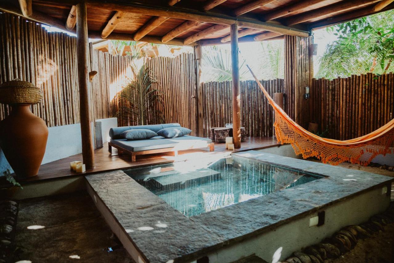 Bangalô vista jardim com piscina privativa