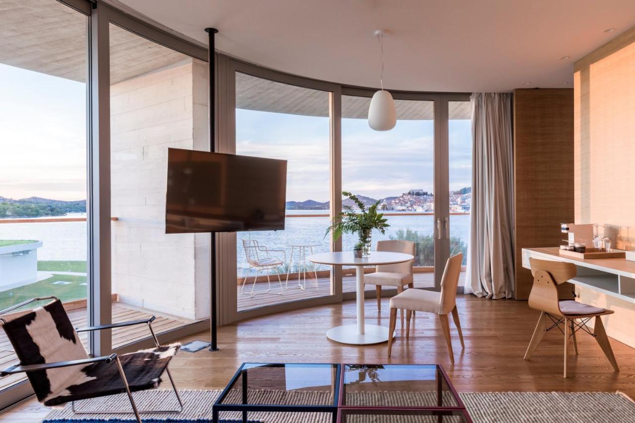 Premium Suite