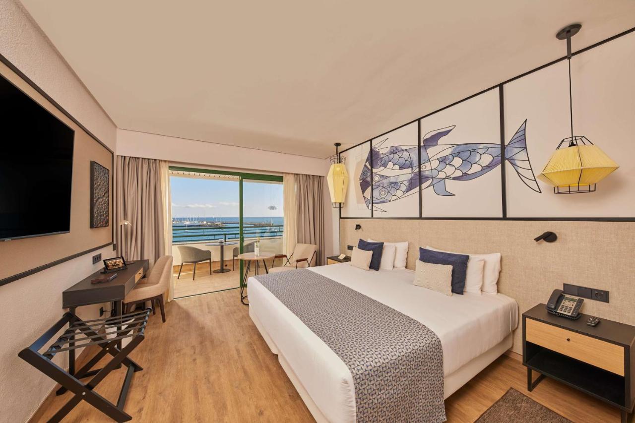 Habitación doble con acceso al club y vistas al mar