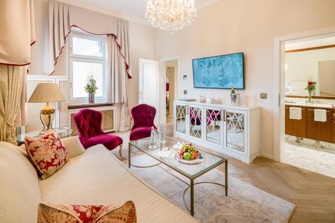 Junior Suite with Park View