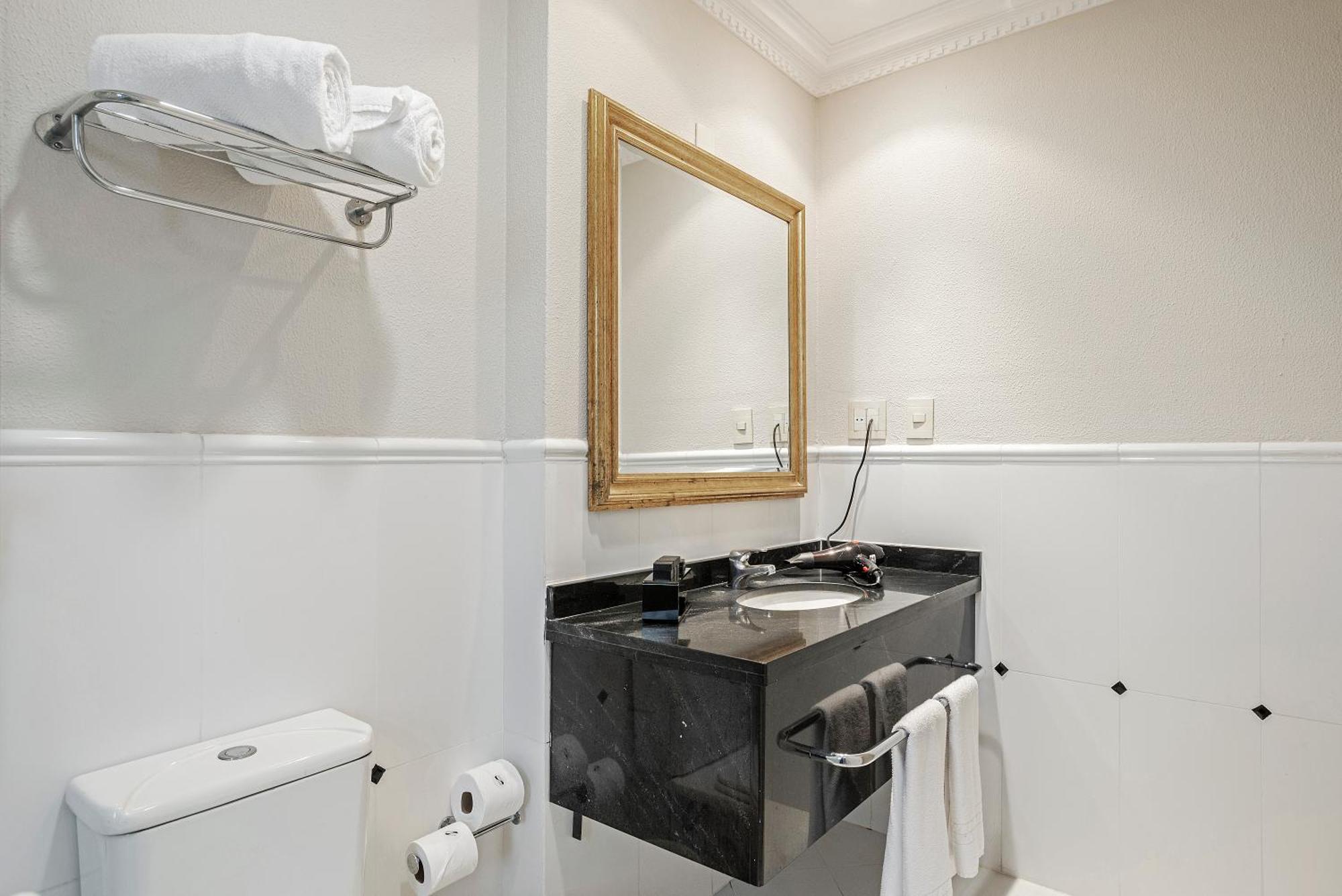 Superior Twin,1235063723:JPEG