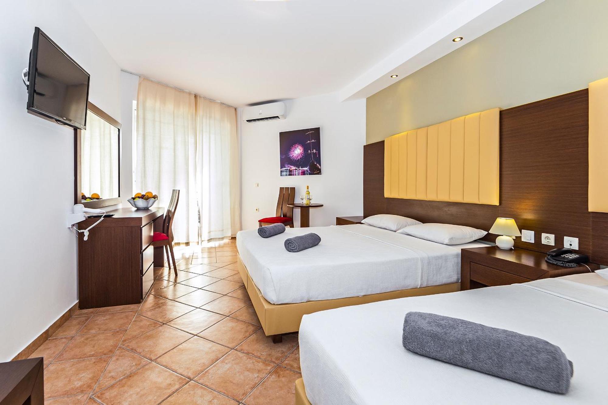 Triple Room with Land View
