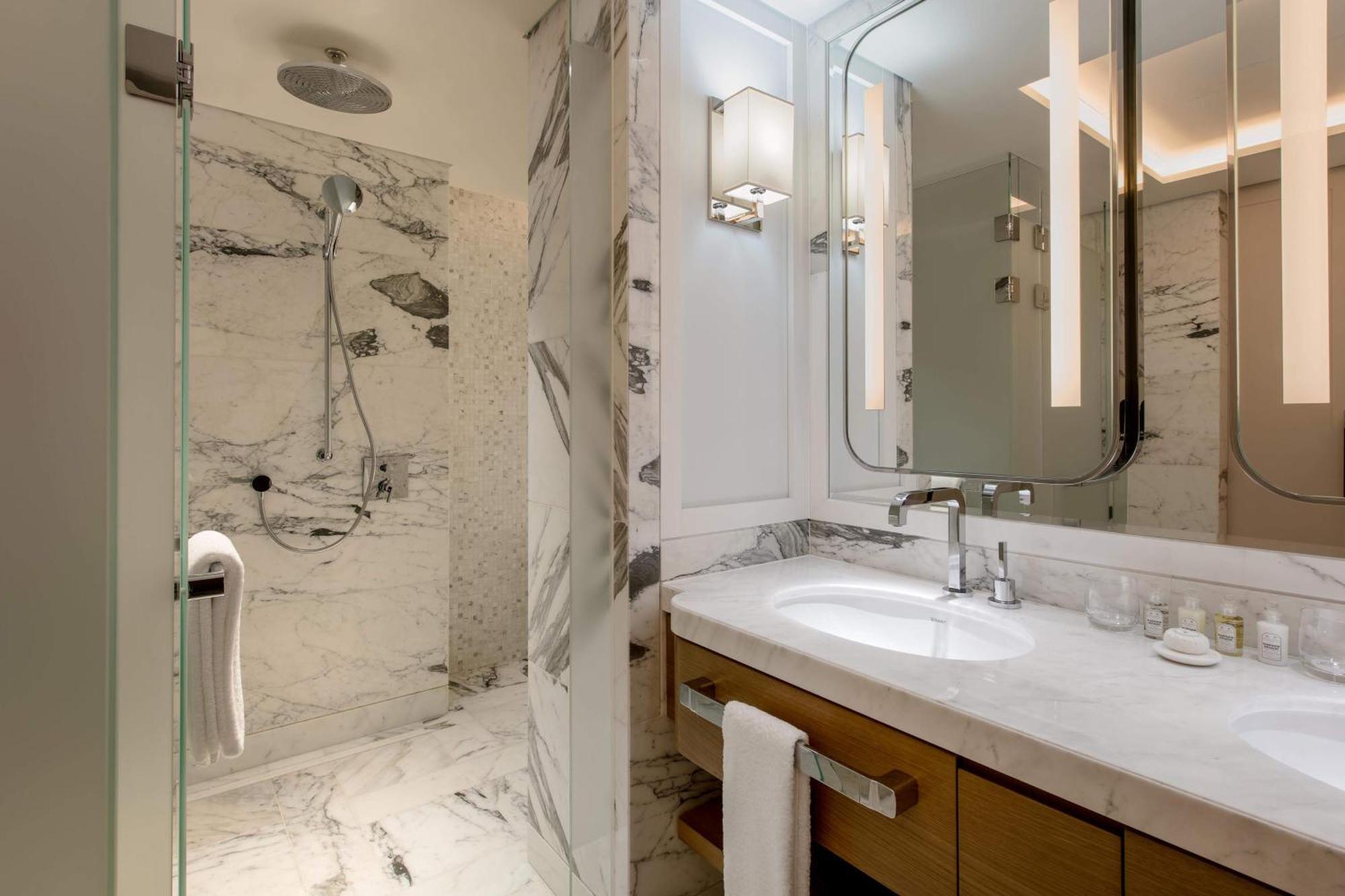 Premier Deluxe Double (Cimer & Wonderbox included),1223789137:JPEG