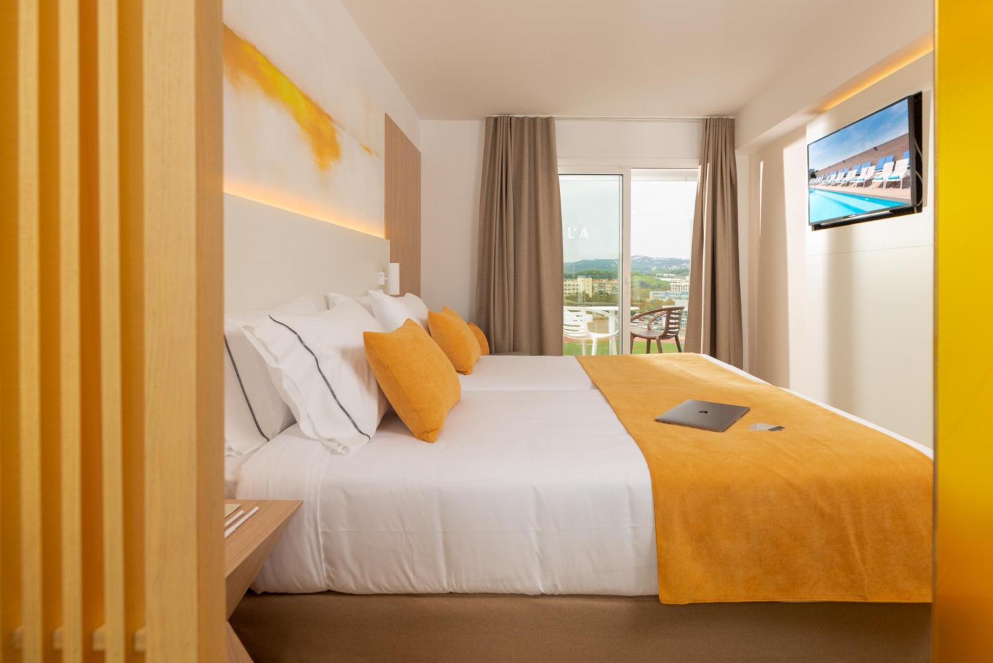 Double Room with Pool View ( 2 Adults)