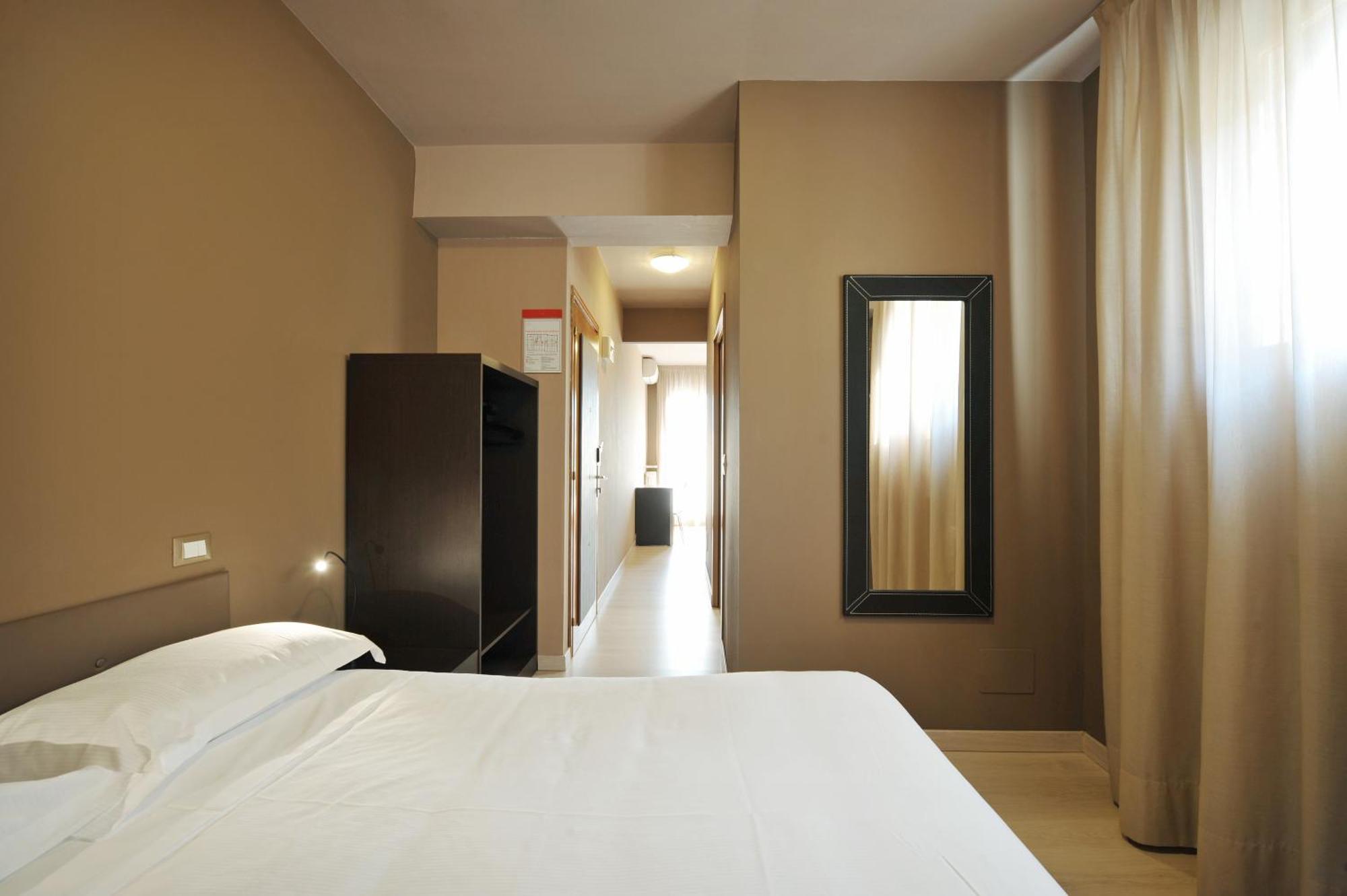 Economy Triple Room