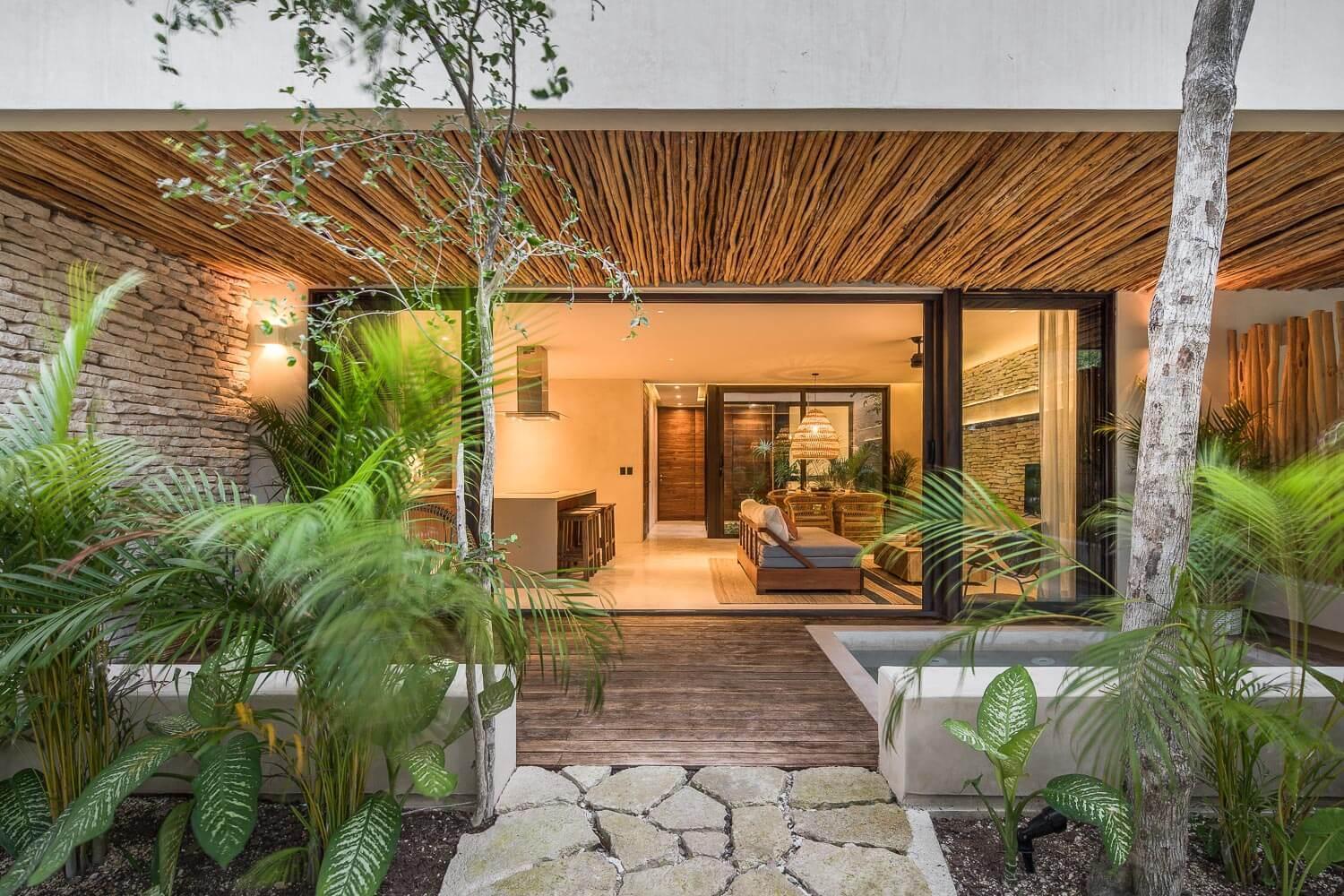 Luxury 1 Bedroom Jungle Apartment Private Pool Garden View 2 Single Beds & 1 King Sofa Bed