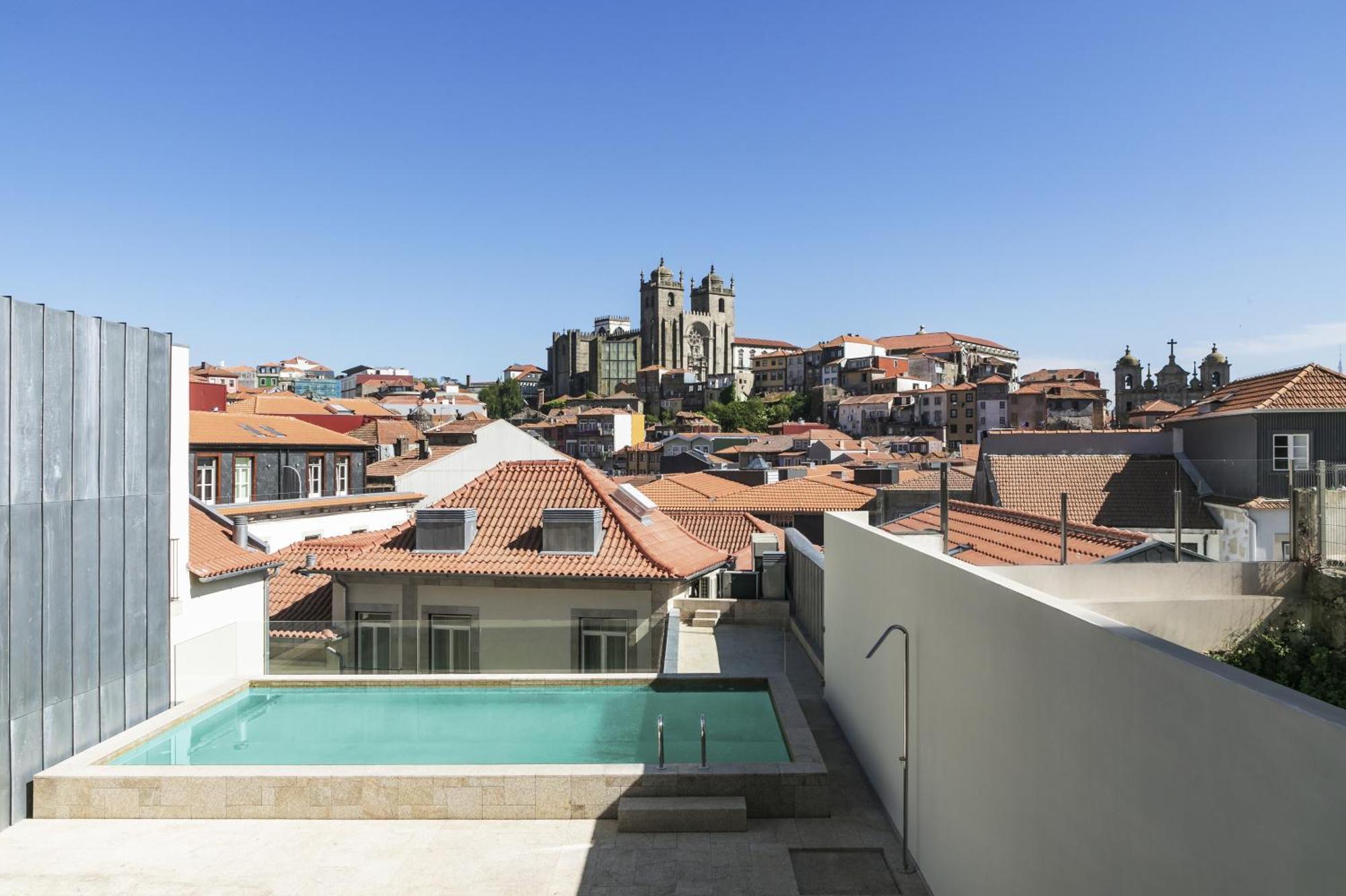 Chambre Lit King-Size Premium avec Balcon - Vue sur Cathédrale