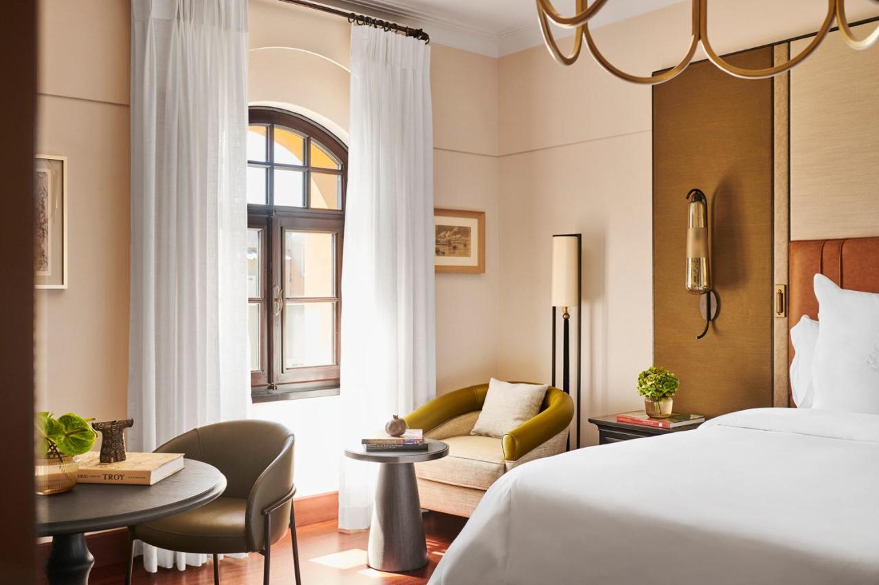 One-Bedroom King Suite