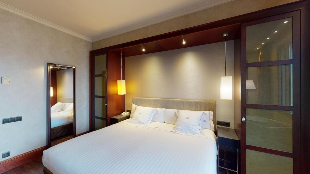 Quarto com Cama de Casal ou 2 de Solteiro