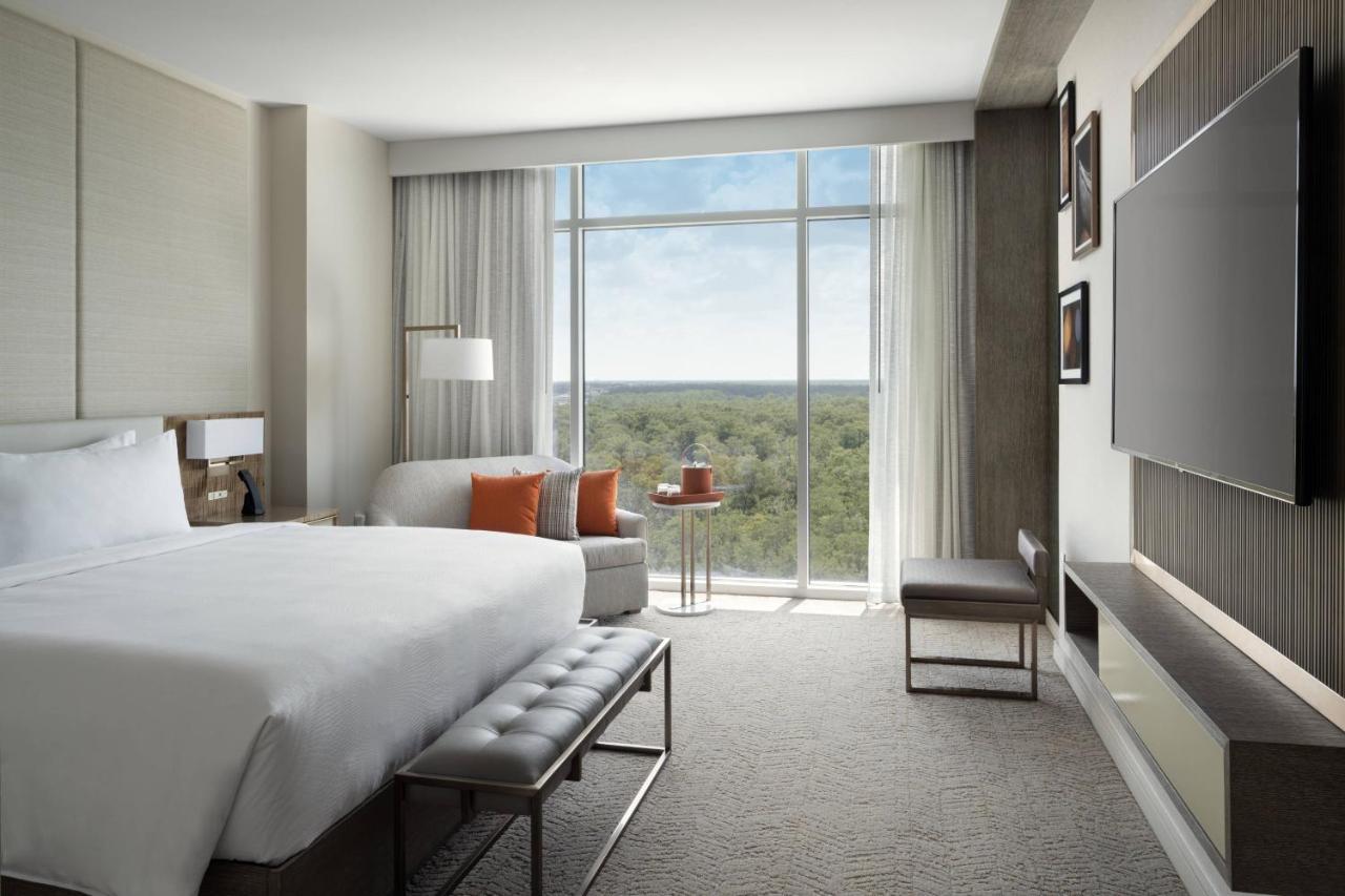 Quarto de Canto com 1 Cama King-size, Sofá-cama e Vista da Cidade
