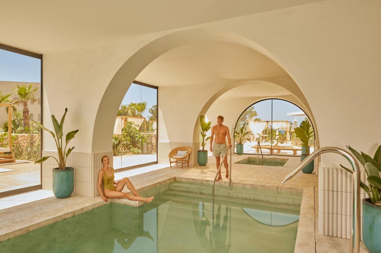 Signature Level Junior Suite Swim Up