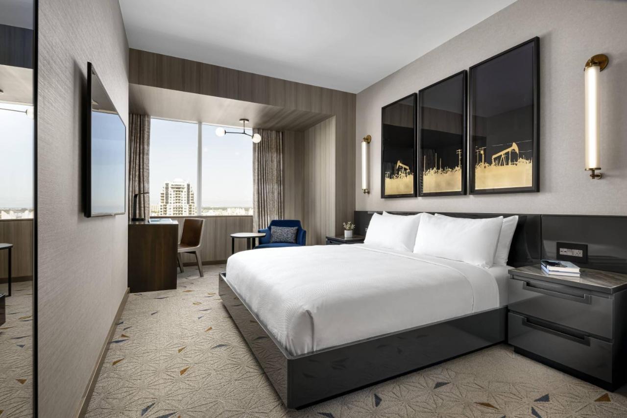 Executive level Guest room 1 King,1371364724:JPEG