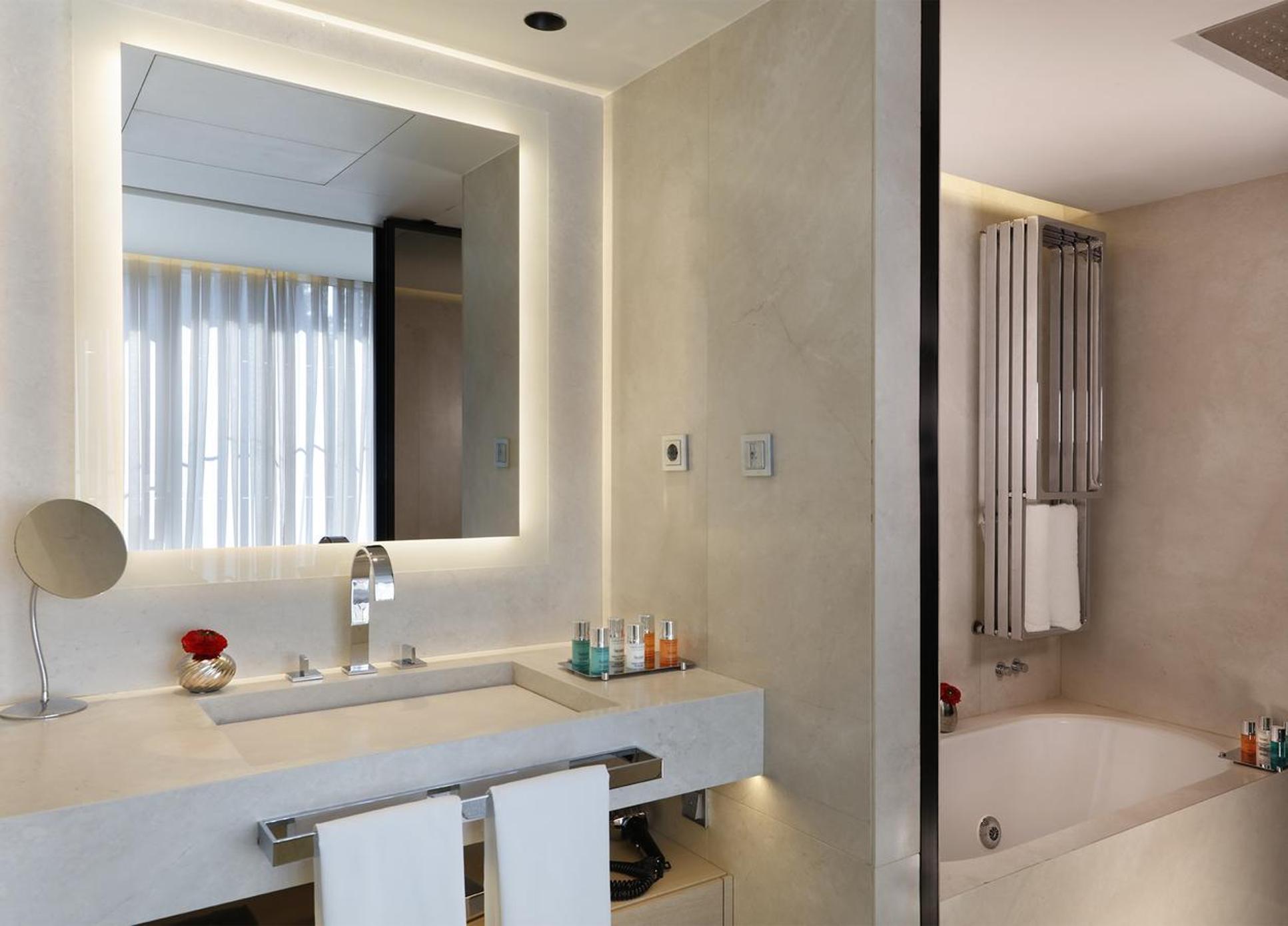 Deluxe Double Room Garden View Spa Access