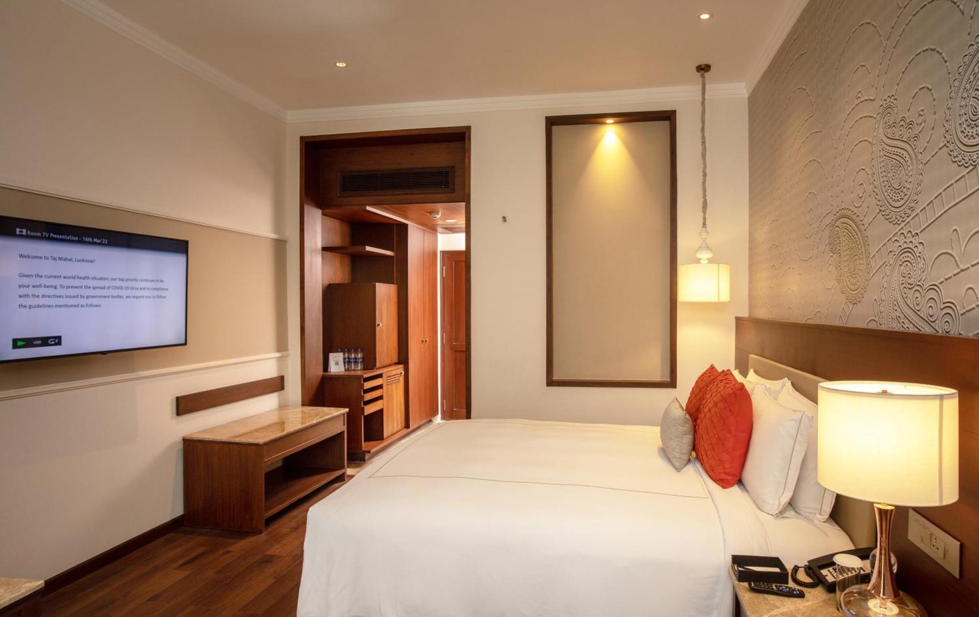 Superior Room King Bed