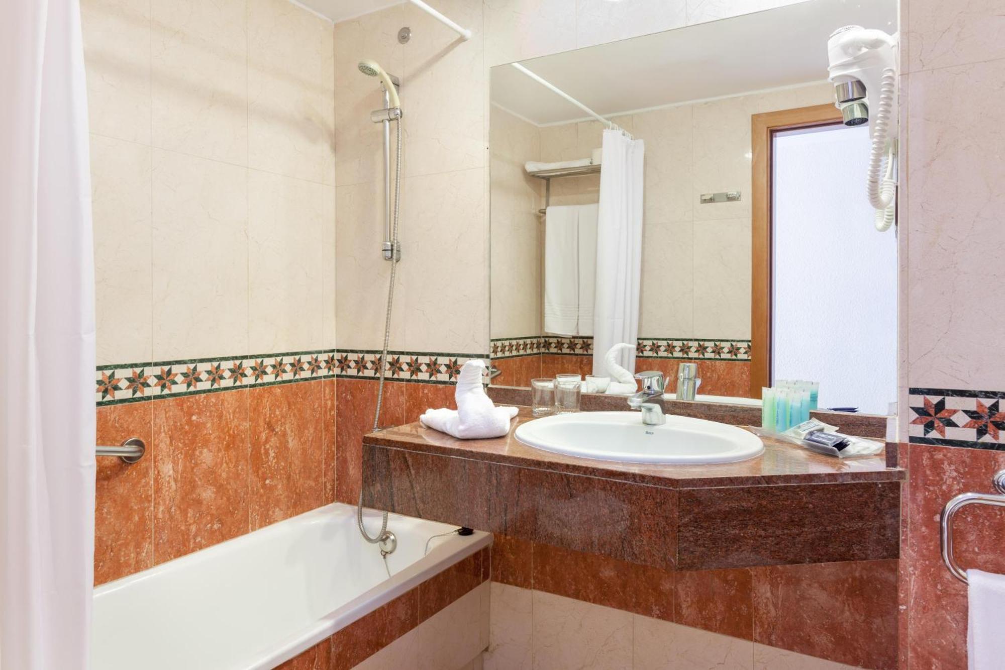 Chambre Double Standard (3 Adultes)