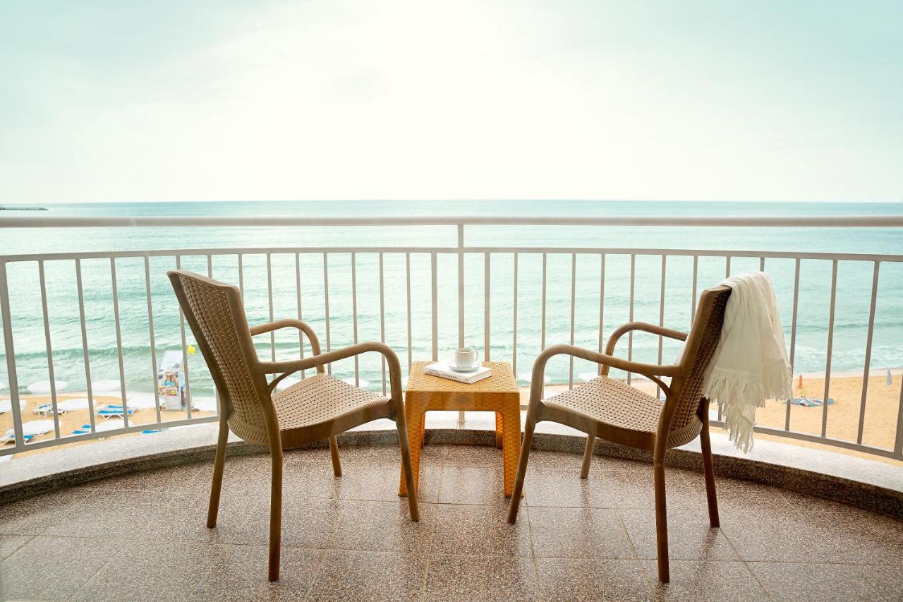 Chambre Lits Jumeaux avec Balcon - Vue Directe sur Mer