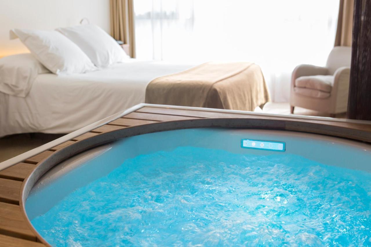 Deluxe Suite with Spa Bath,1498552081:JPEG