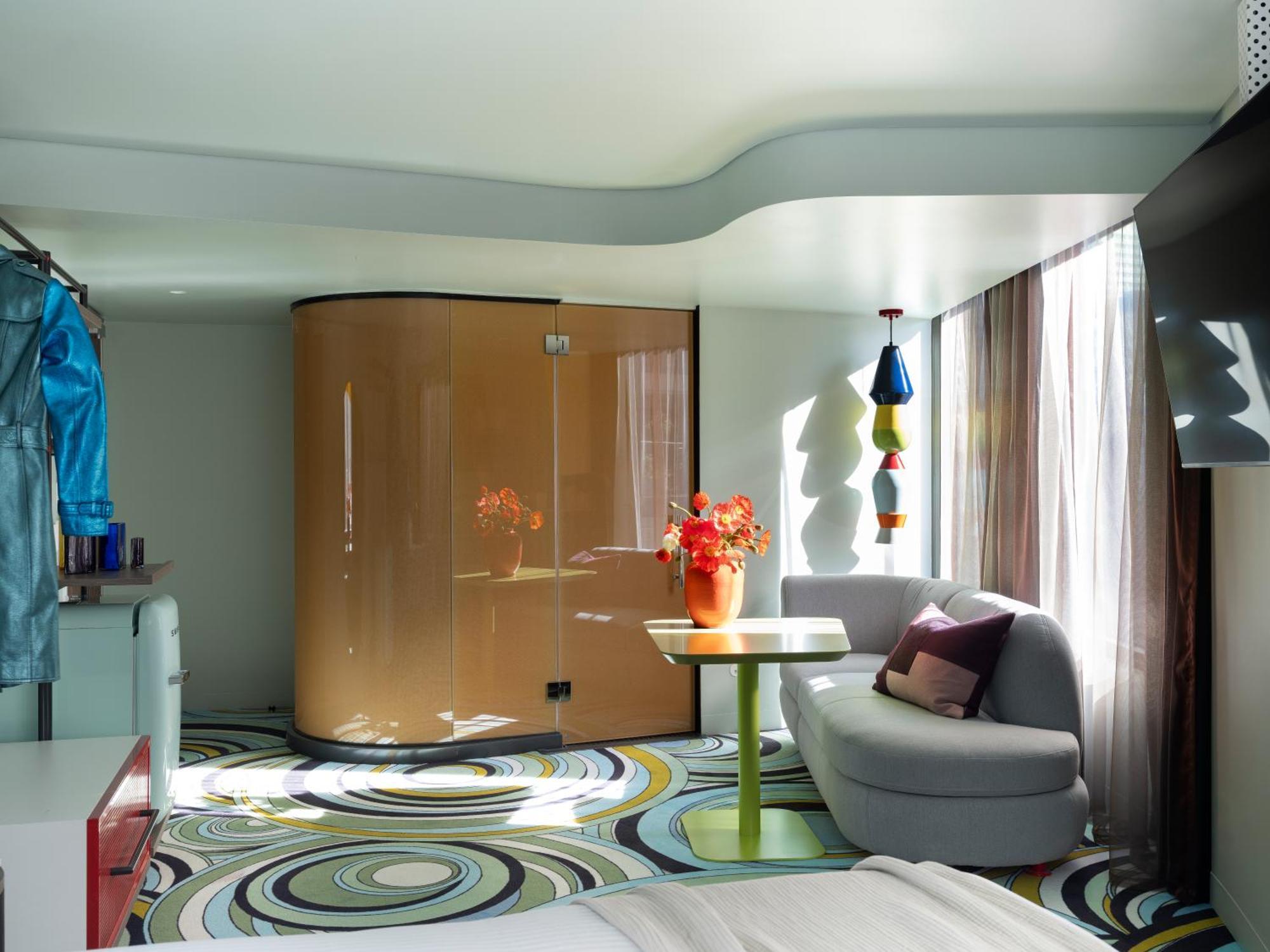 Adge King Room