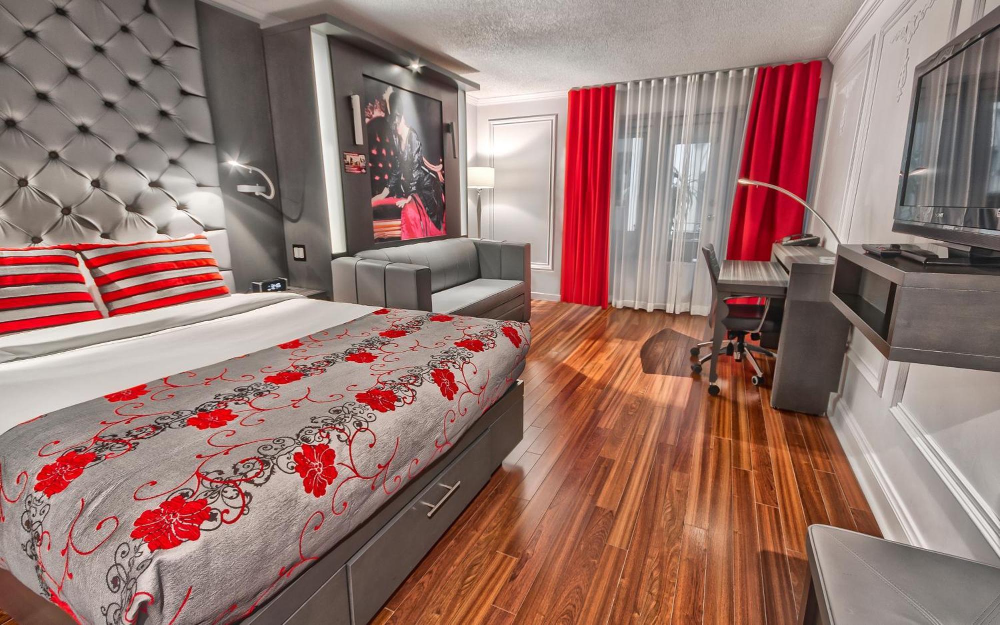Chambre avec 1 Lit Quen-Size et 1 Lit Escamotable Queen-Size - Terrasse Intérieure