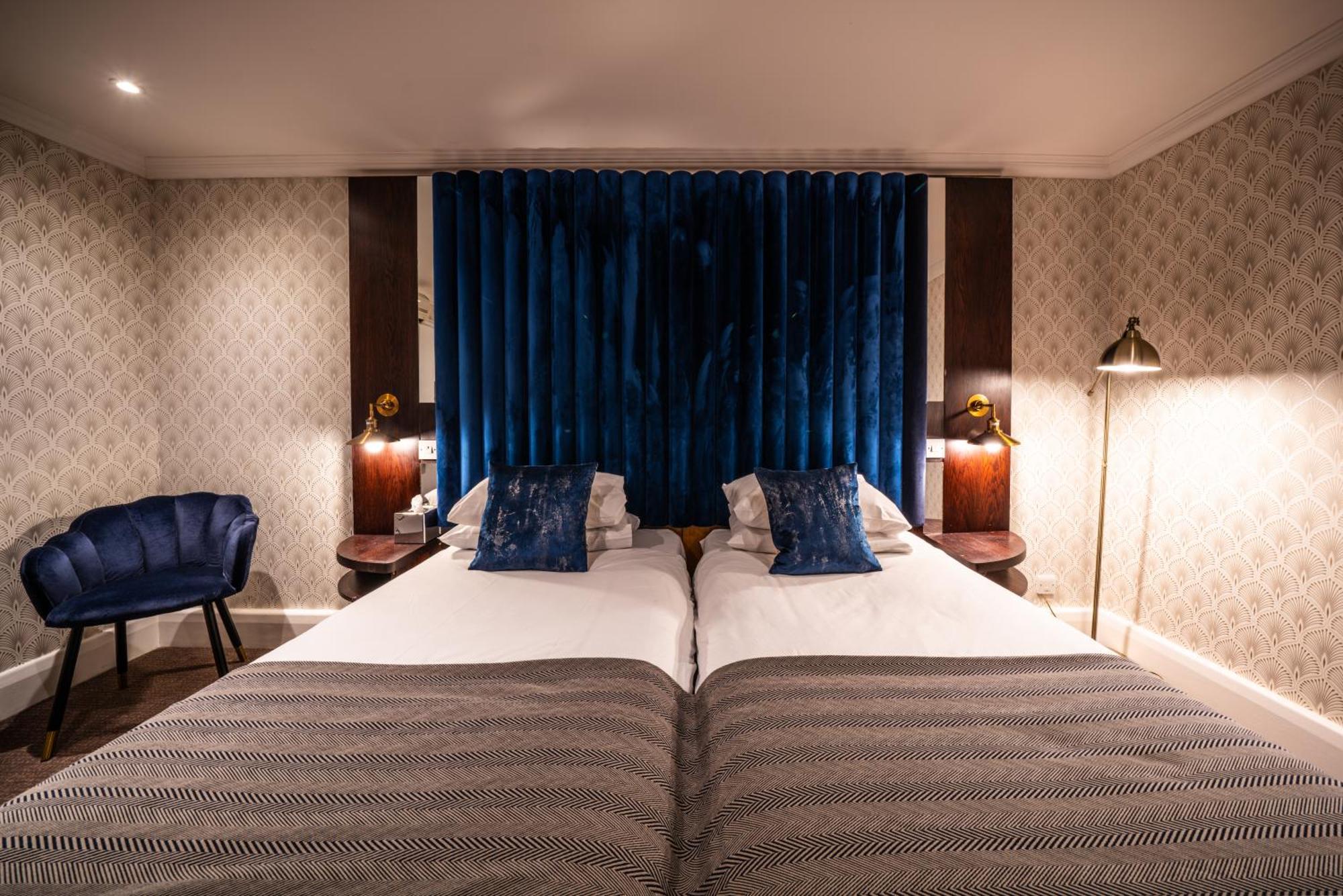 Club Twin Room
