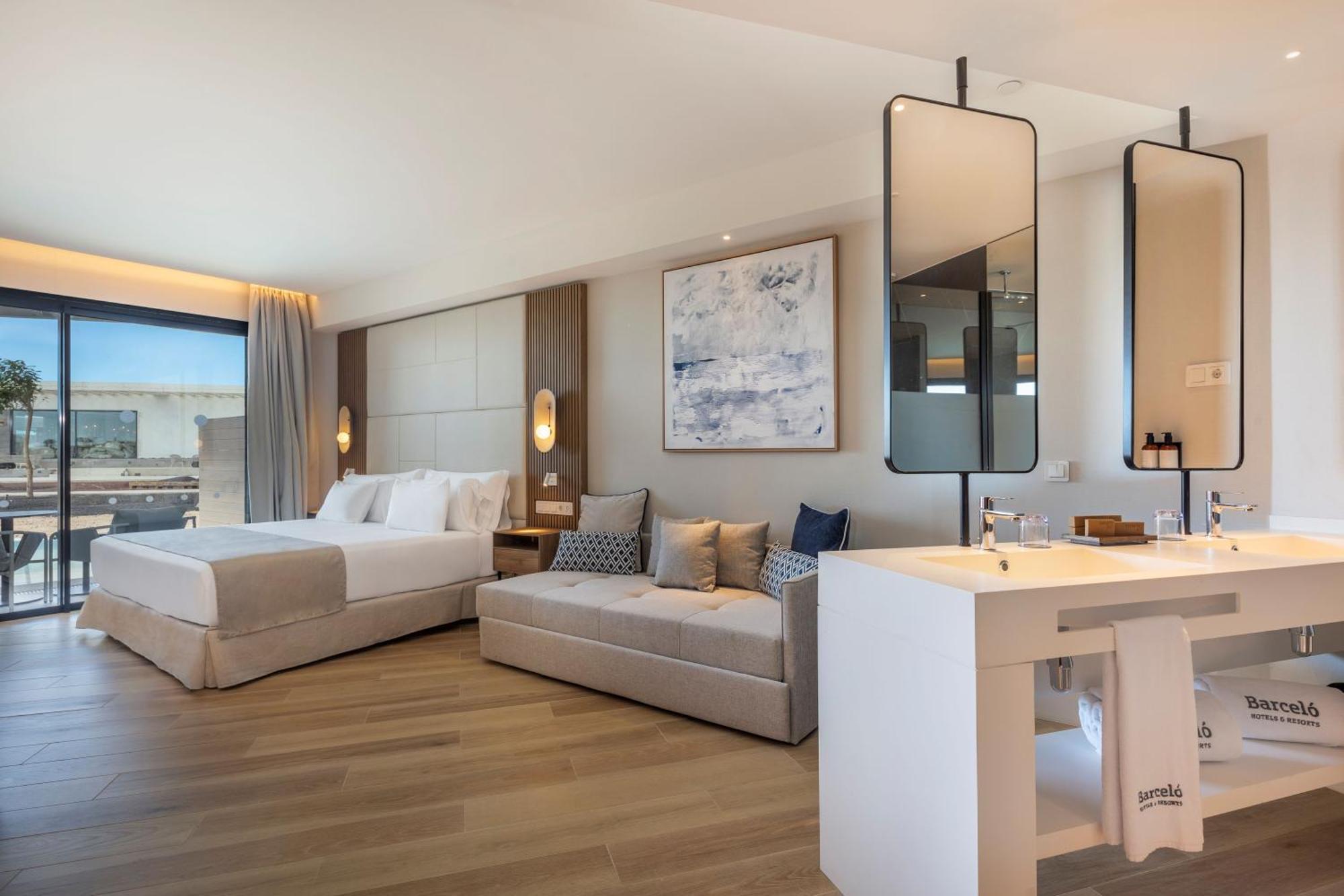 Deluxe Room,1531342831:JPEG