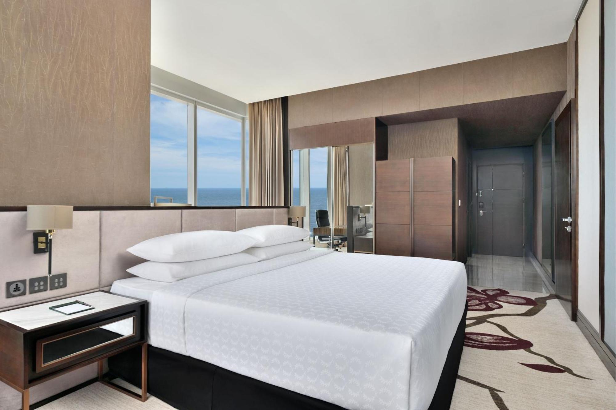 Premier Corner King Room with Ocean View - Club Lounge Access with 15% spa discount per room + 15% F&B discount per room + Early check in and Late Checkout subject to availability,1524111334:JPEG