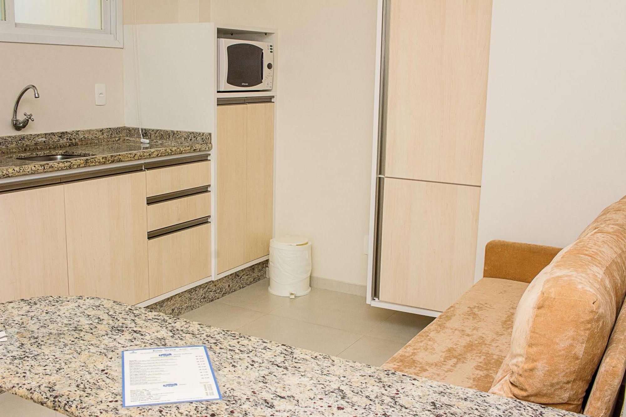 Apartamento con vistas al mar y balcón