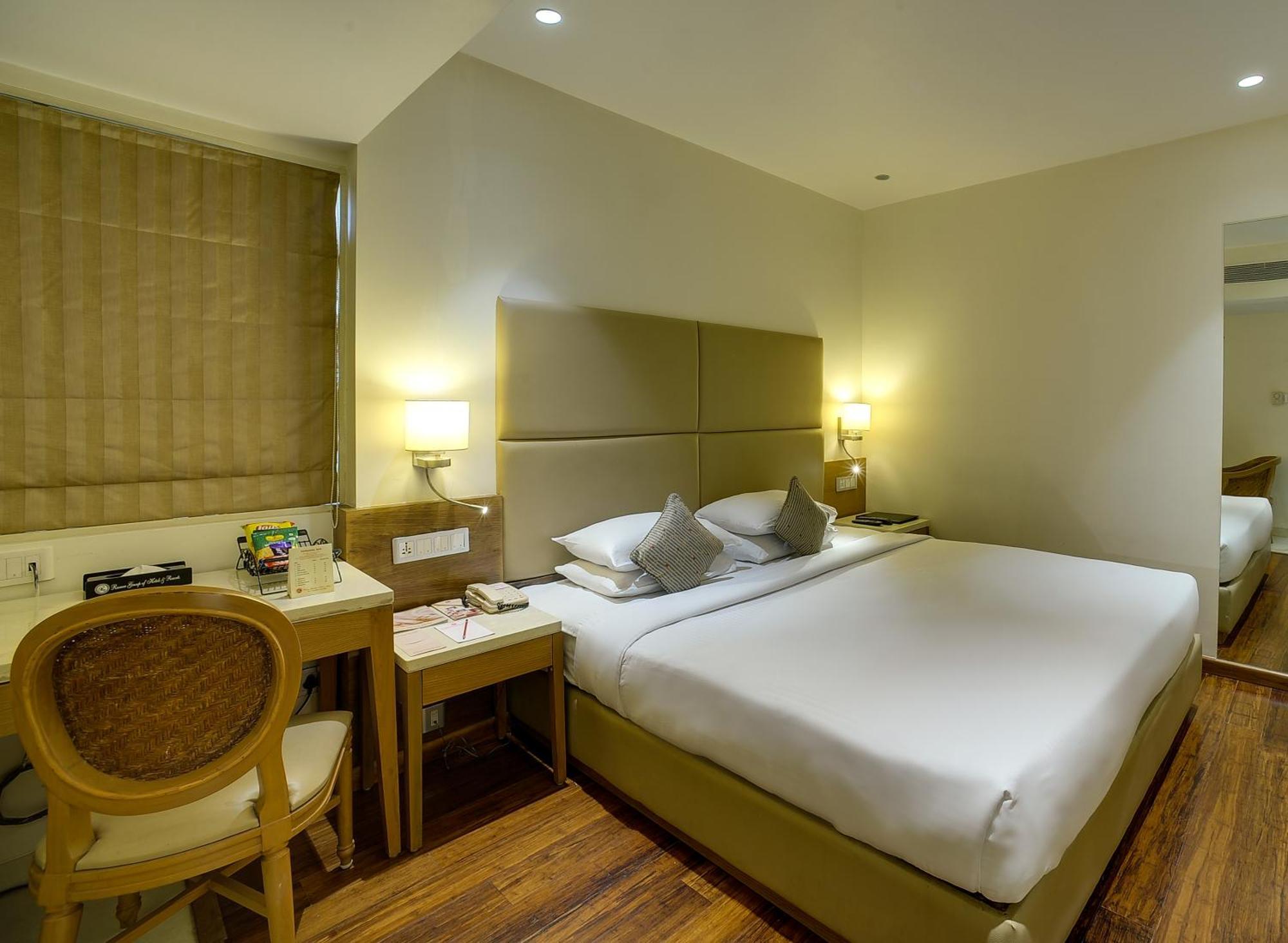 Deluxe room with Cookie Platter, Hi-Tea, in-room Breakfast & 15 % discount on Food and Laundry,1213032727:JPEG