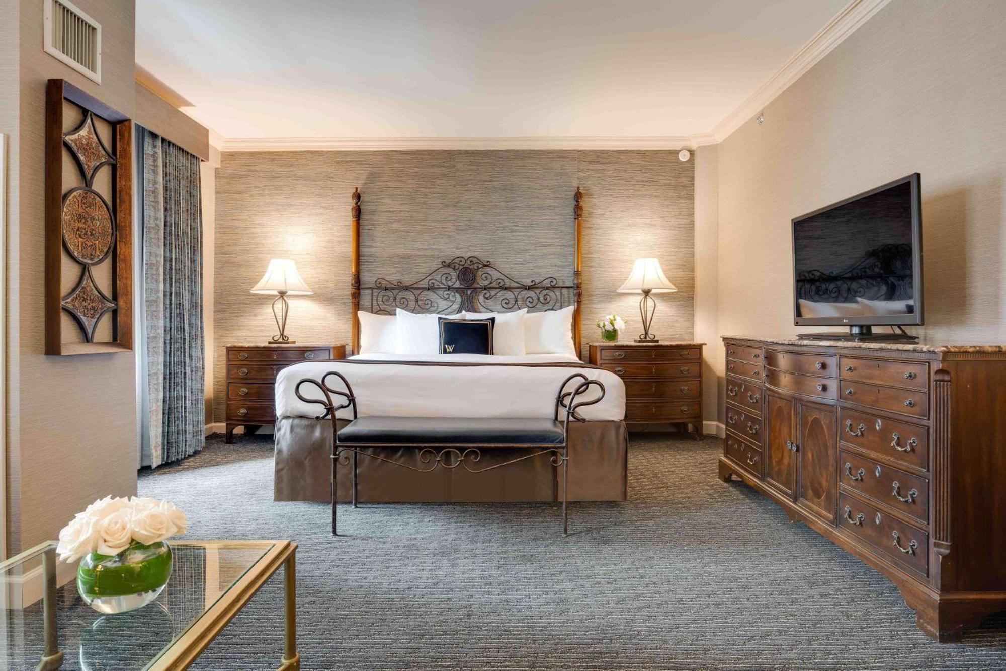 King Suite with Sofa Bed - Non-Smoking,1706293988:JPEG