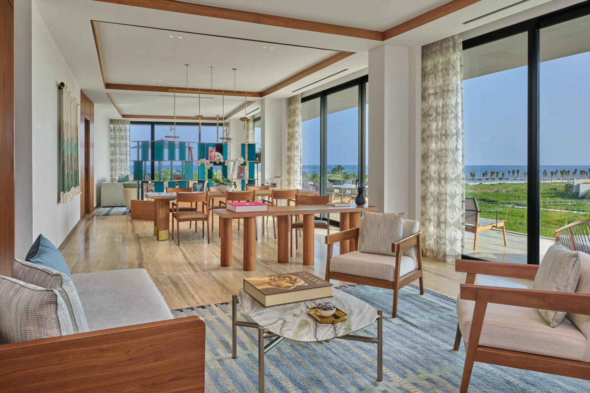 Caroline Astor Corner King Suite Ocean View