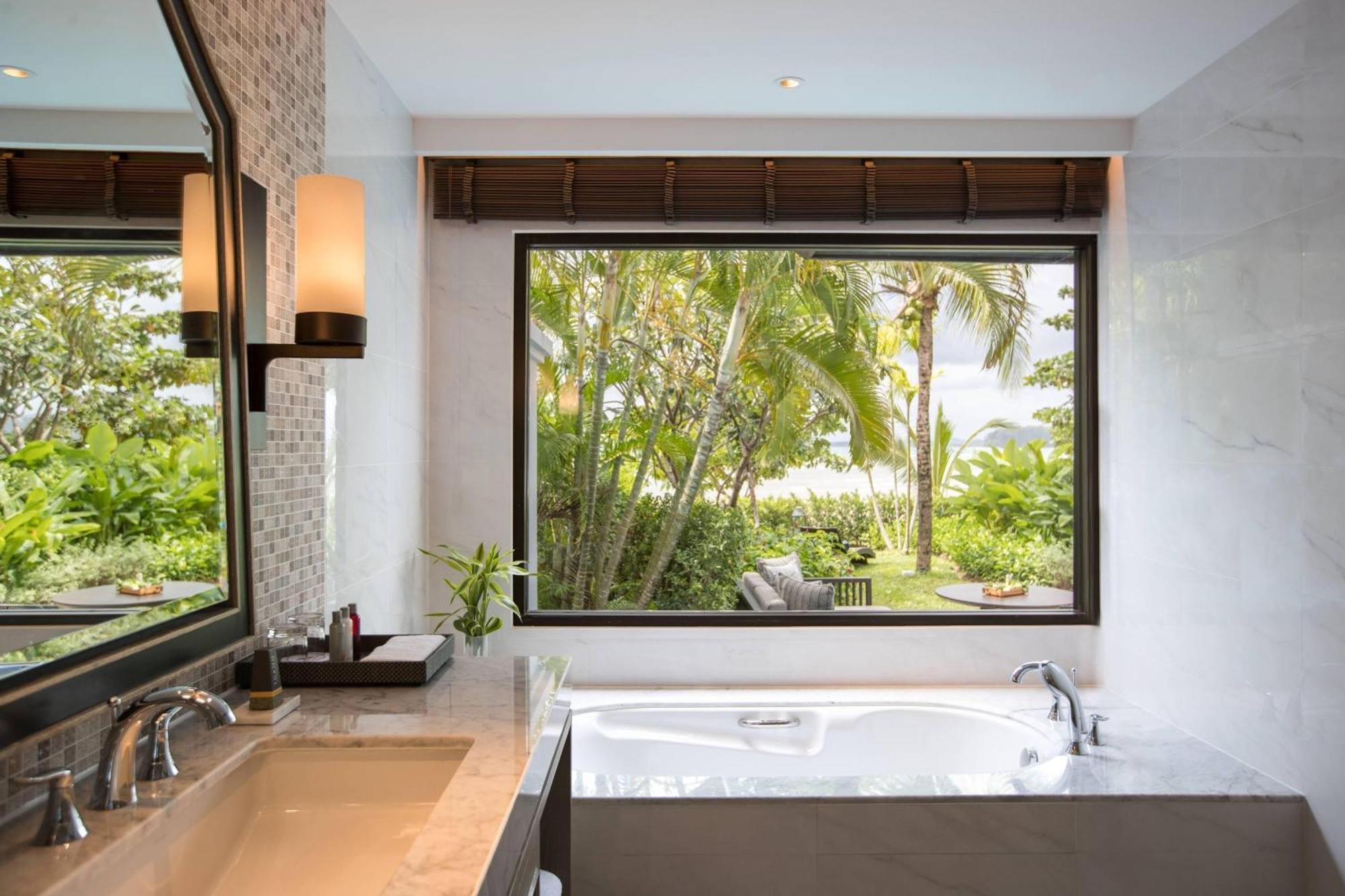 Beachfront Villa, Villa, 1 King, Plunge pool