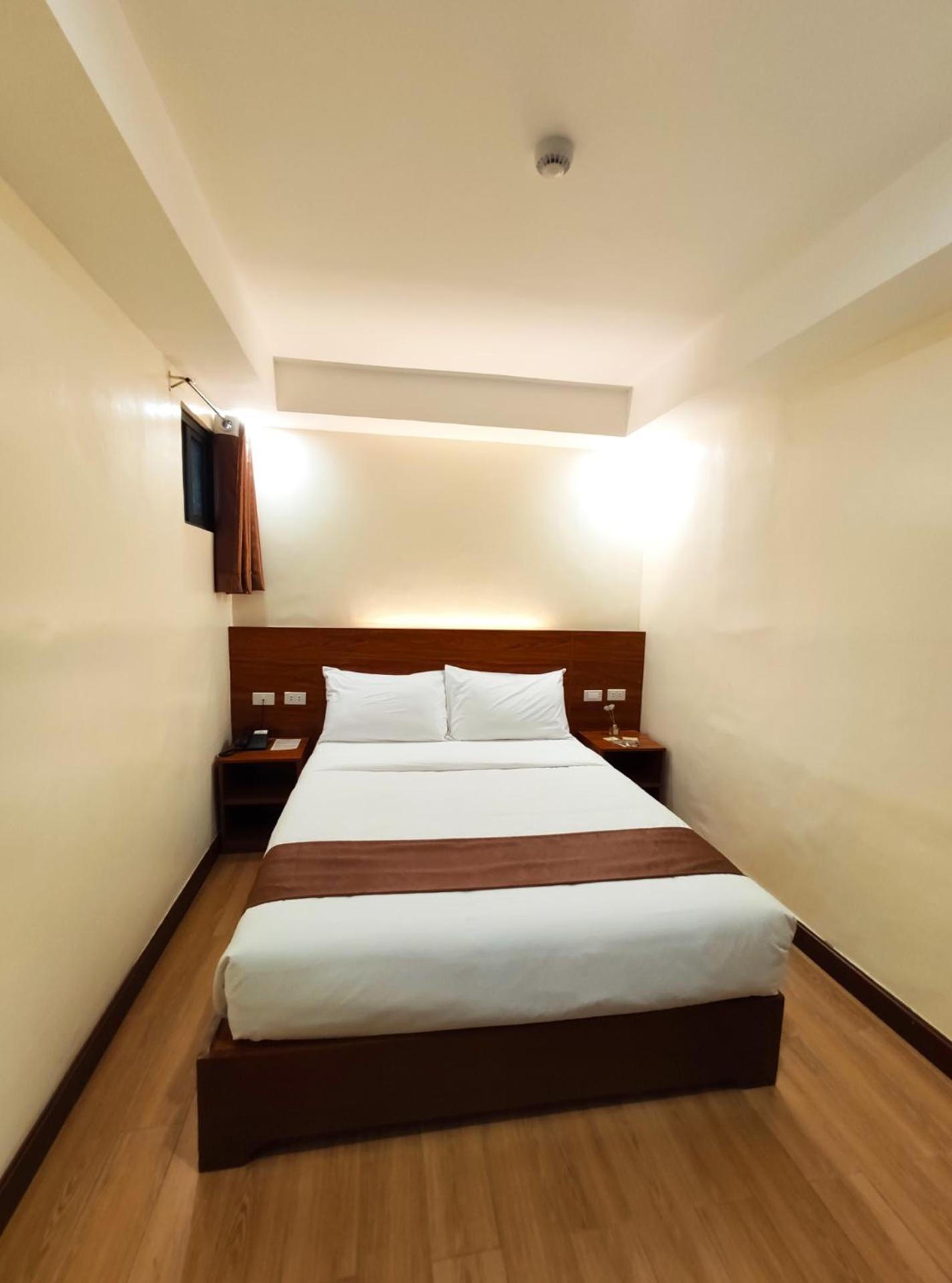 Budget Room