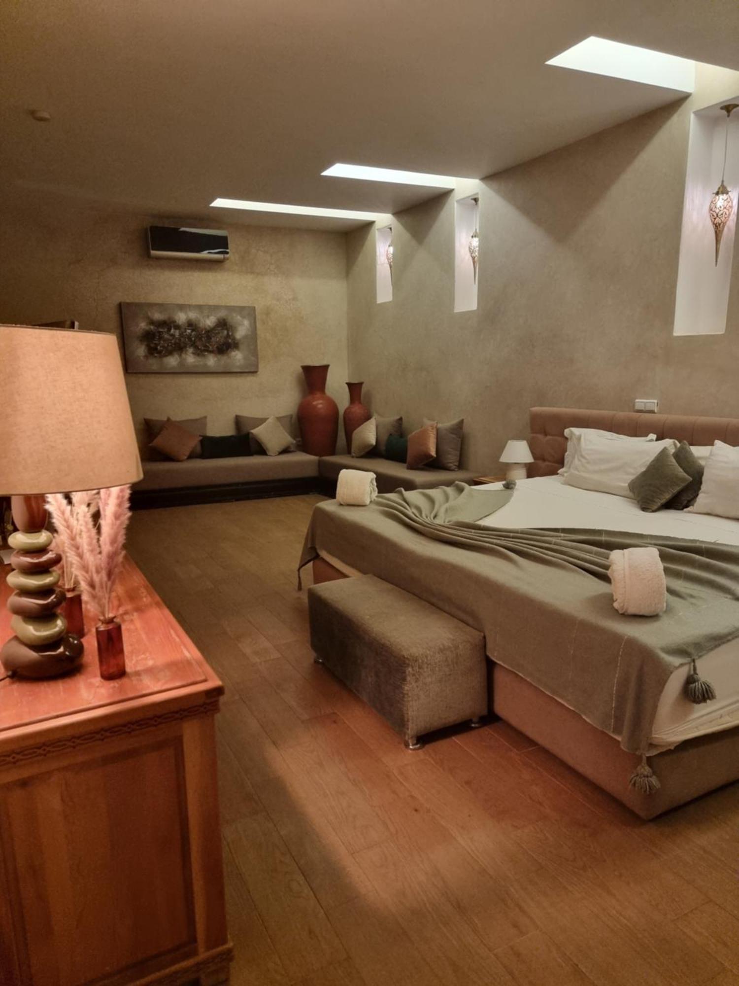 Kamer Amira