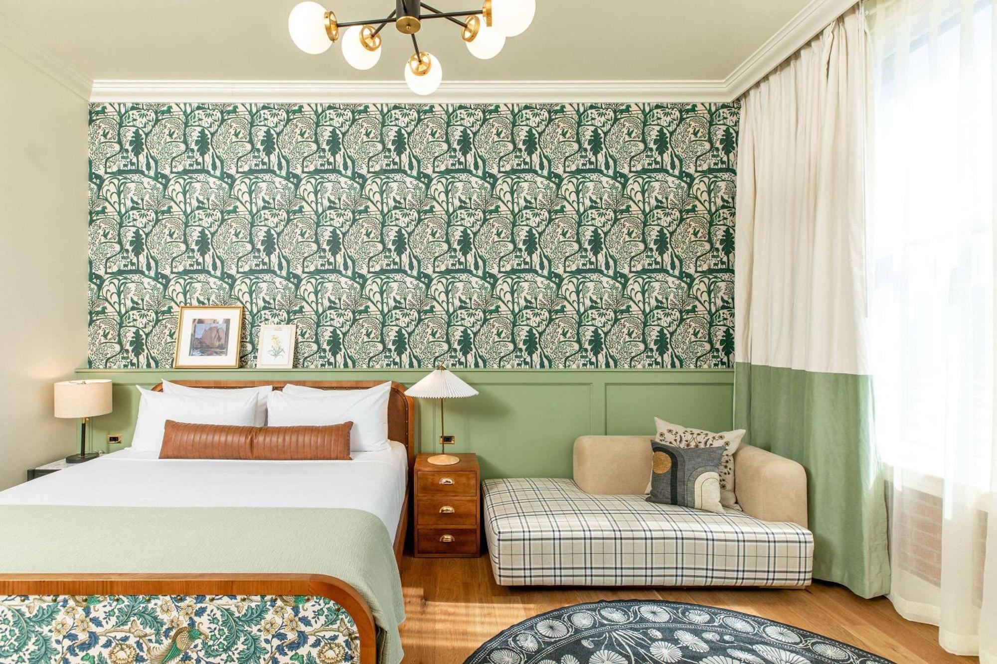 Retreat Suite Two Queen Beds,1551078046:JPEG