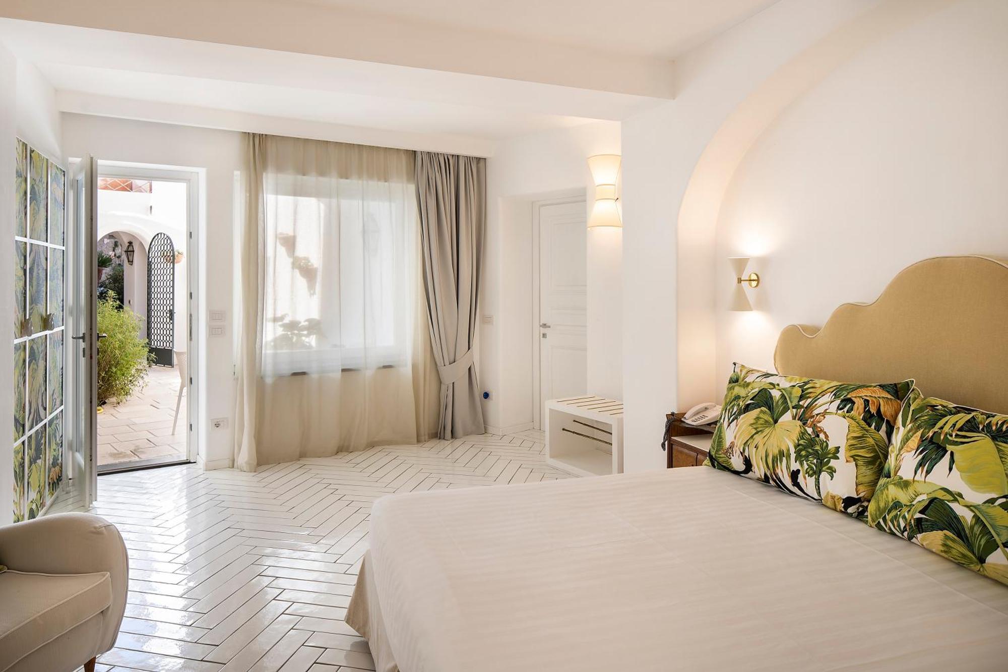 Superior Room with Terrace and Garden View
