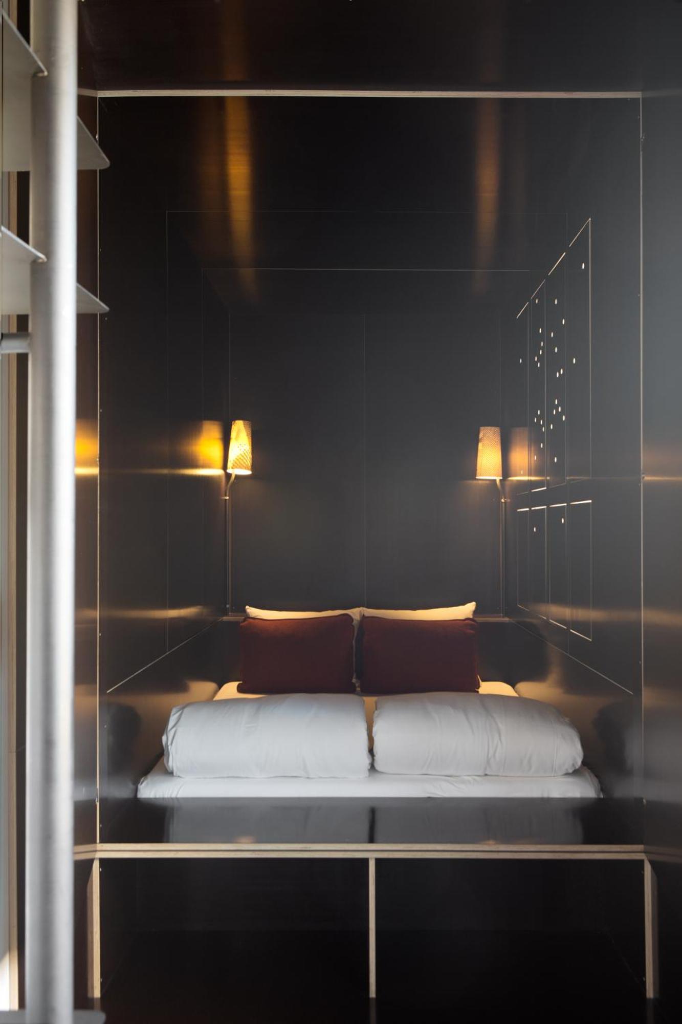 Quadruple Room Bath,1584588519:JPEG