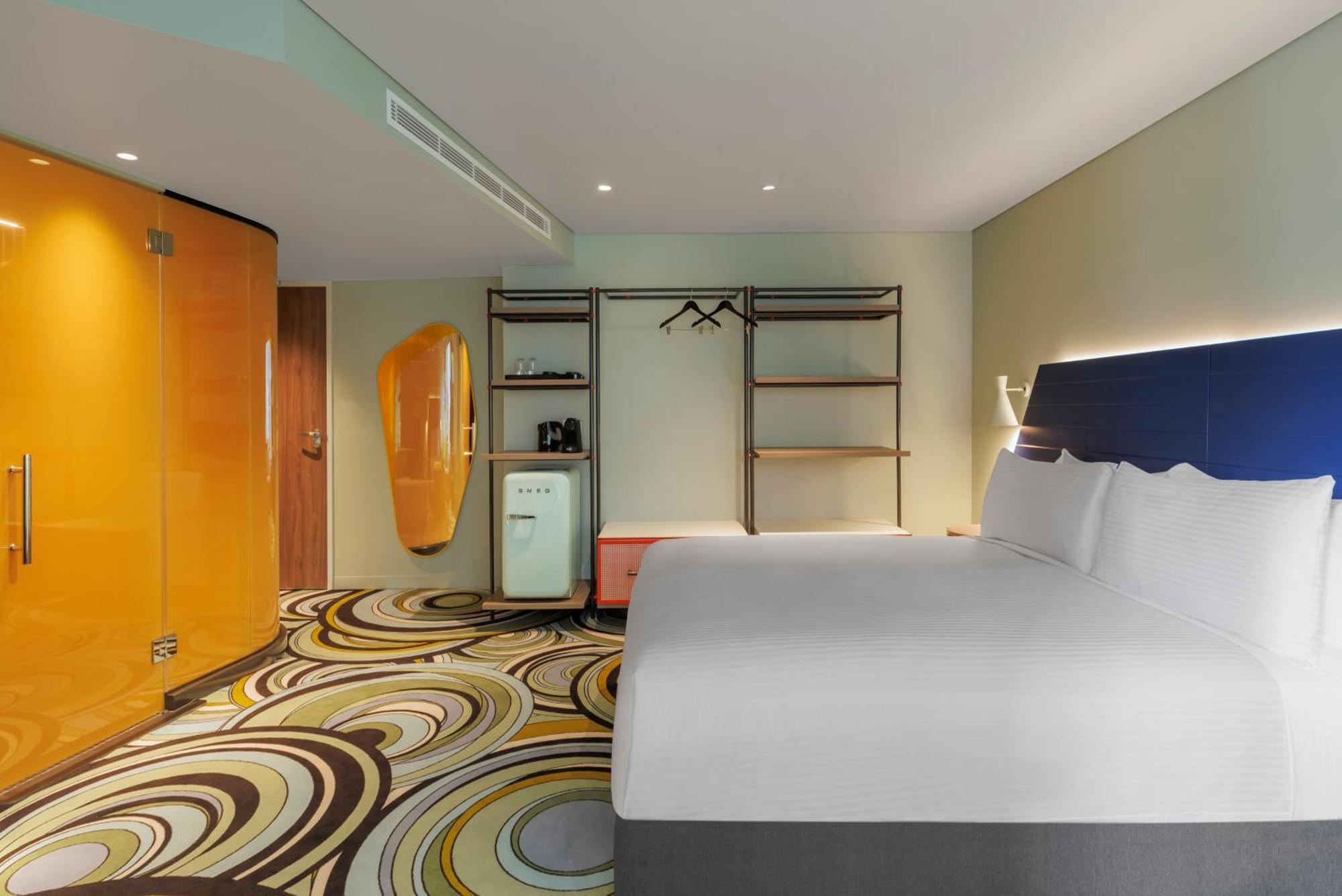 Adge King Room