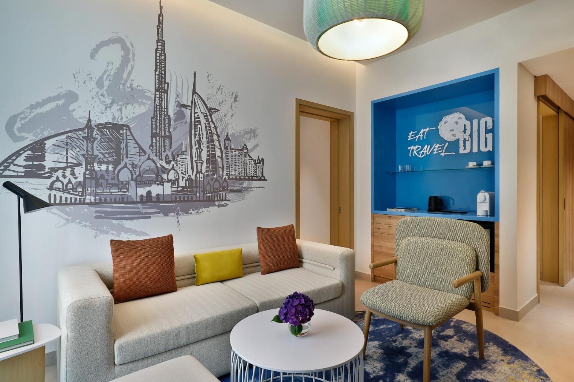 One Bedroom Sea View Suite Balcony Beach & Rooftop Infinity Pool Access
