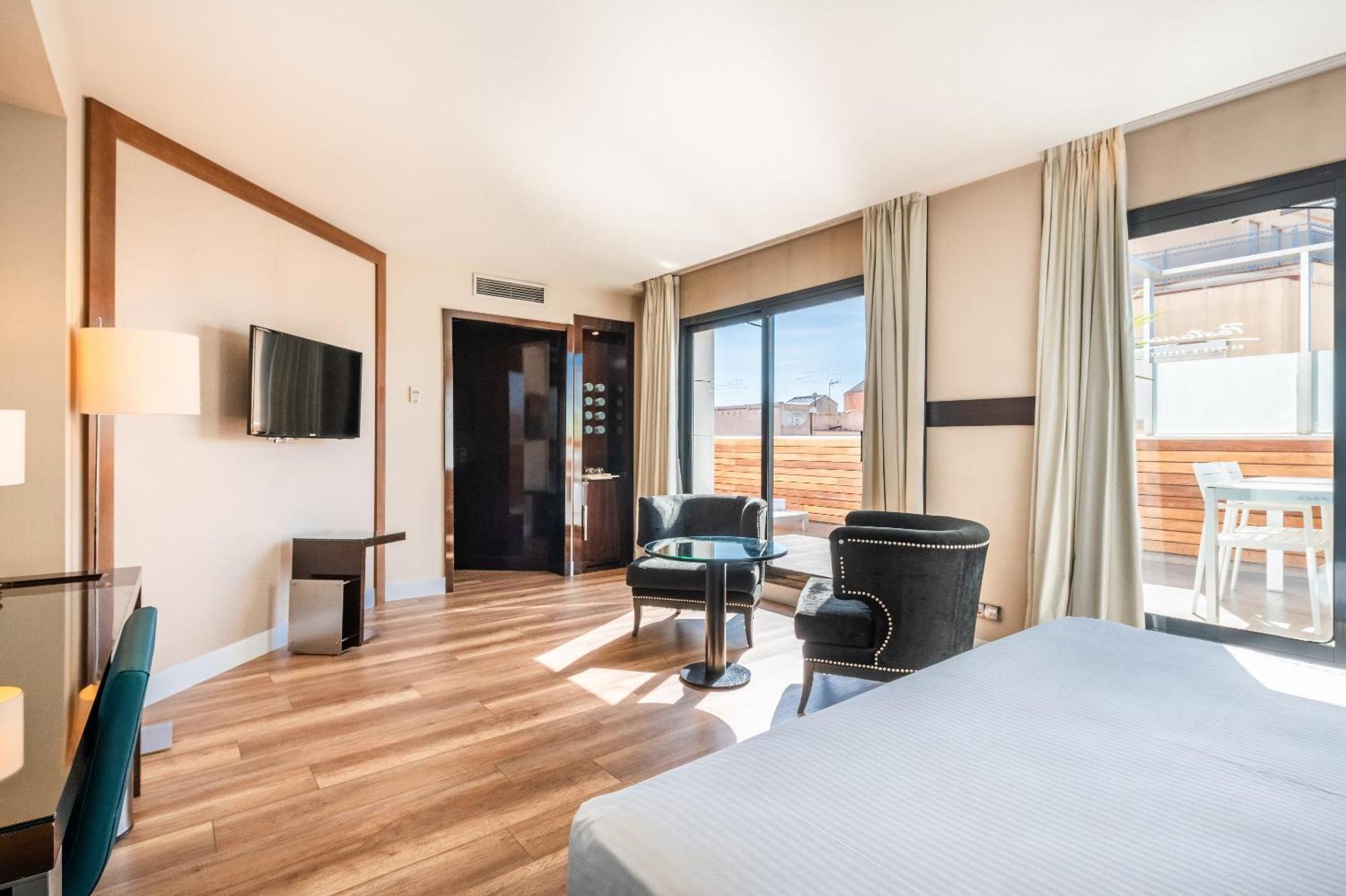 Suite Junior avec Bain à Remous sur Terrasse