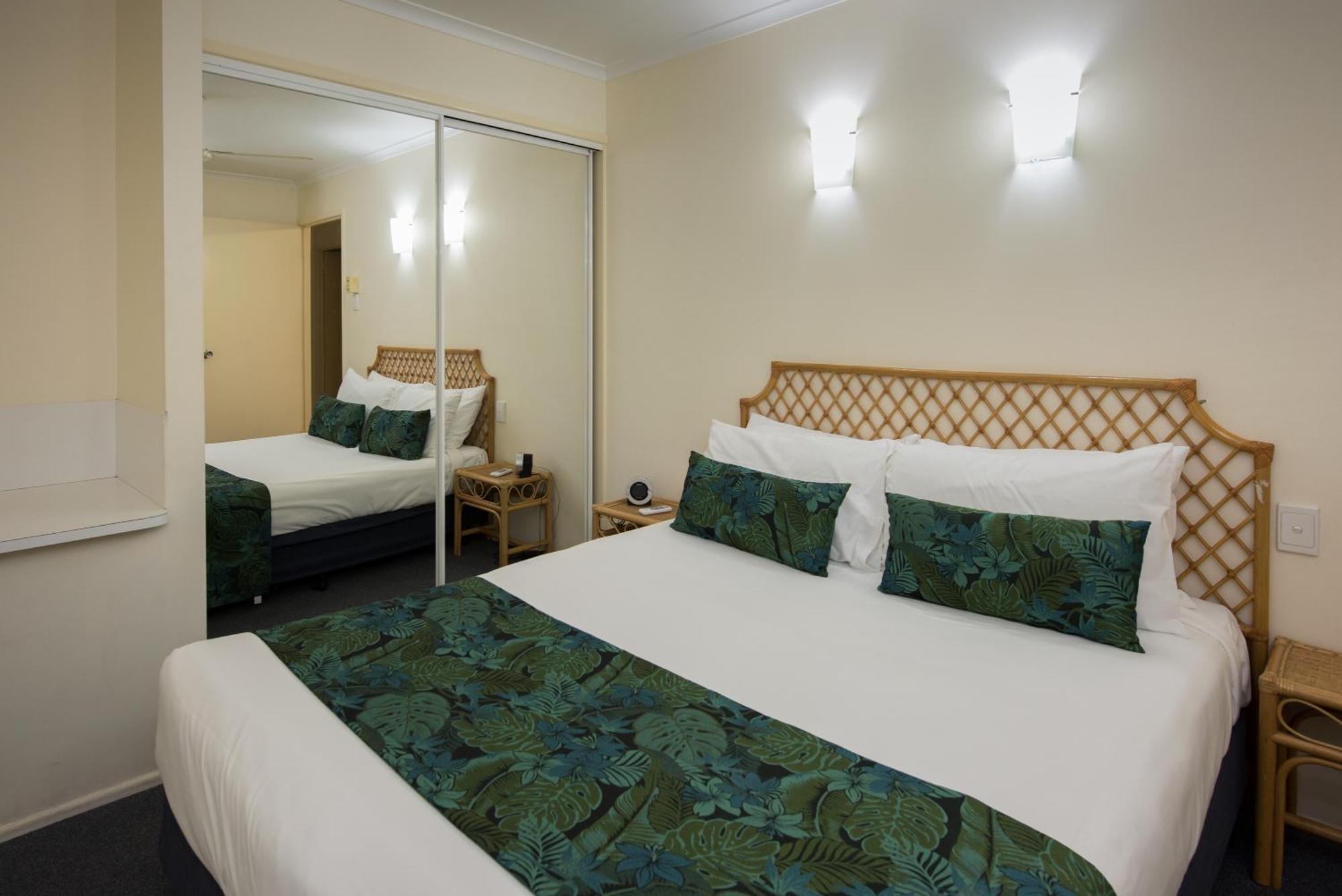 Three-bedroom Townhouse – two Queen Bedrooms and one two singles Bedroom,1596882275:JPEG