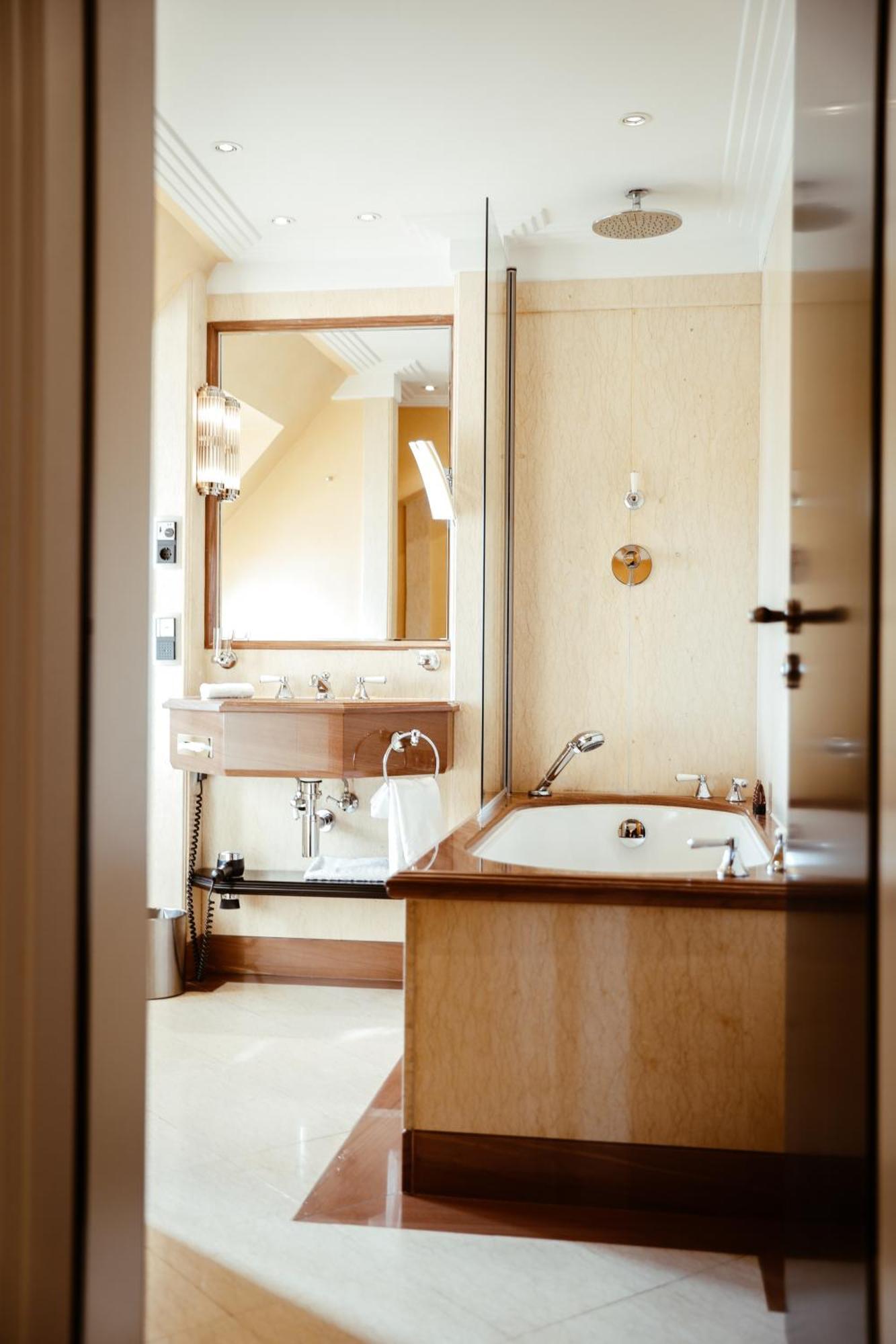 Deluxe Single Room