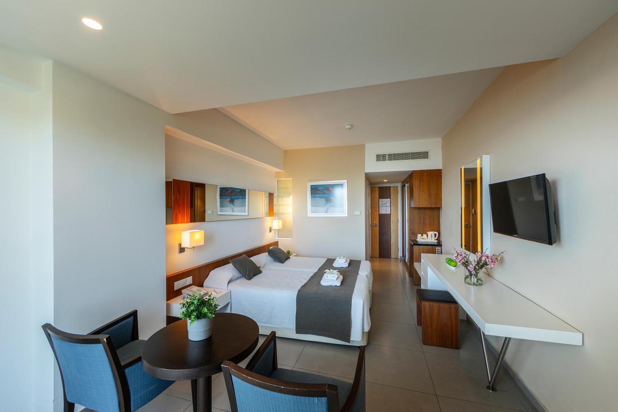 Superior Room Side Sea View