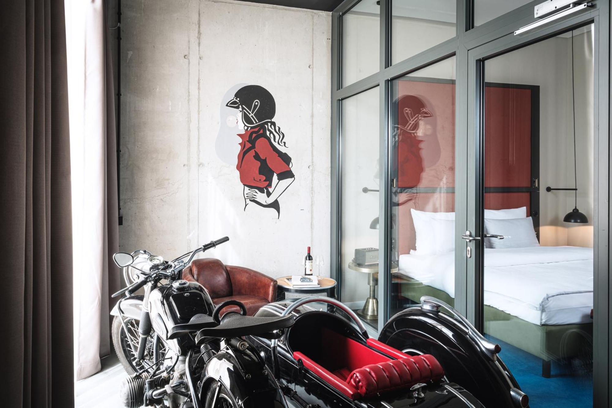 Bike Studio – Your Own Motorcycle