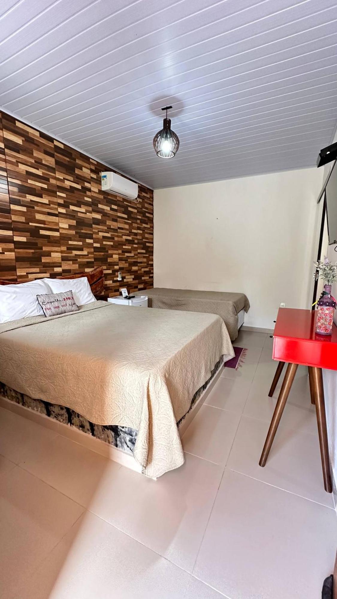 Deluxe Queen Suite