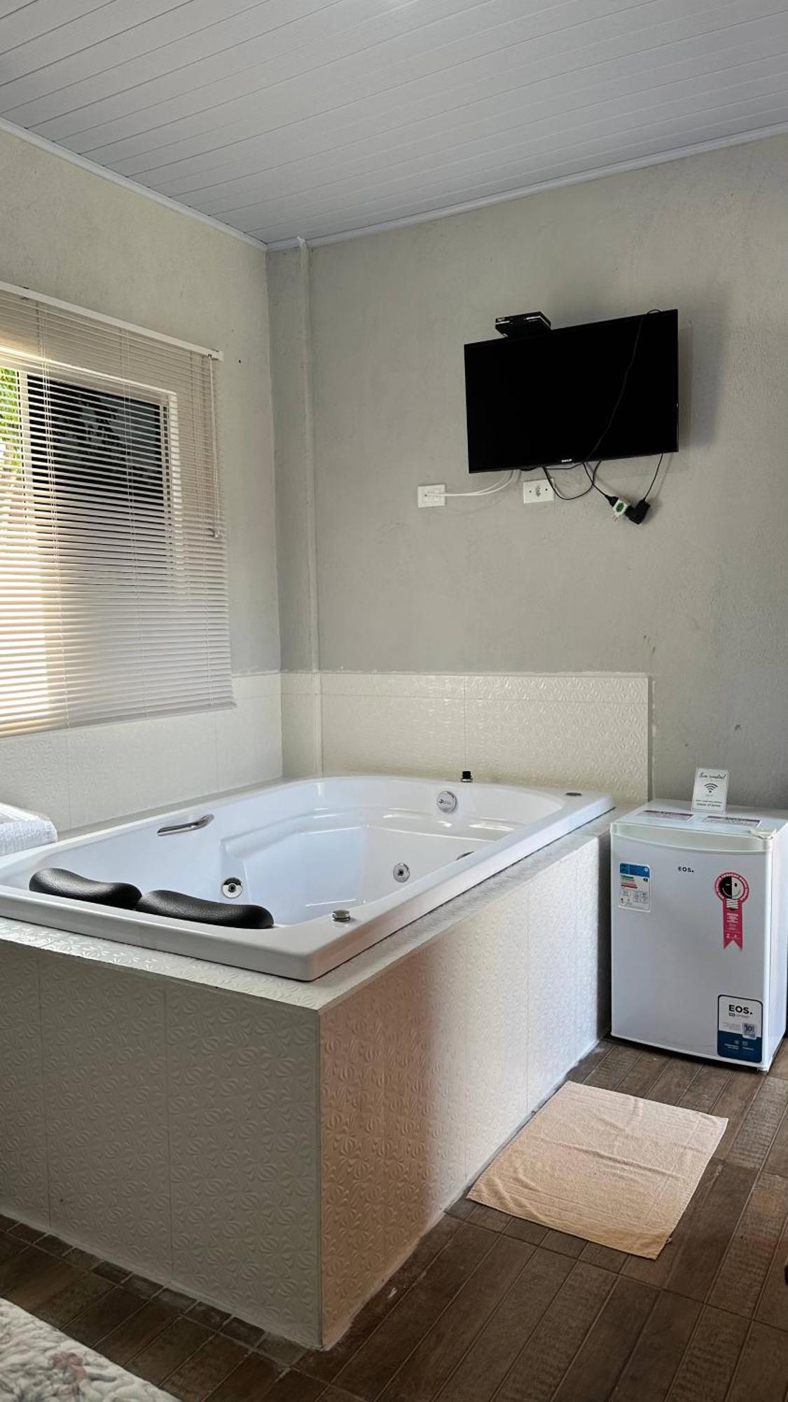 King Suite Spa Bath